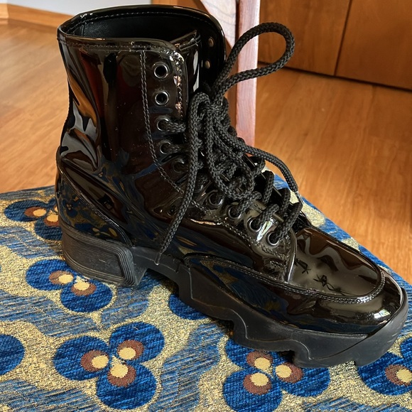 iRi black patent leather boots! 🖤 - Picture 9 of 14